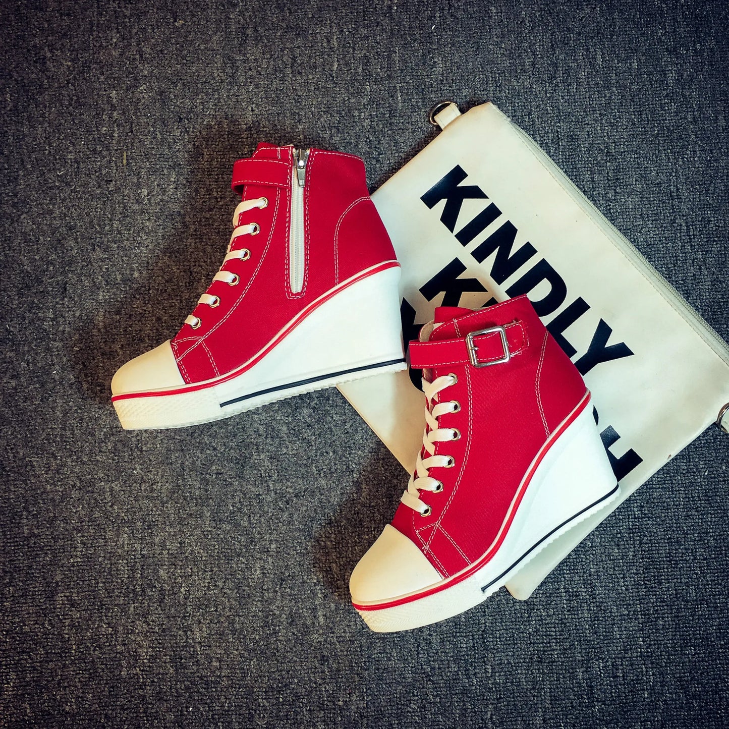 Spring and autumn new high -top high -top high -heeled canvas shoes loose bottom slopes thick leisure large size women's shoes