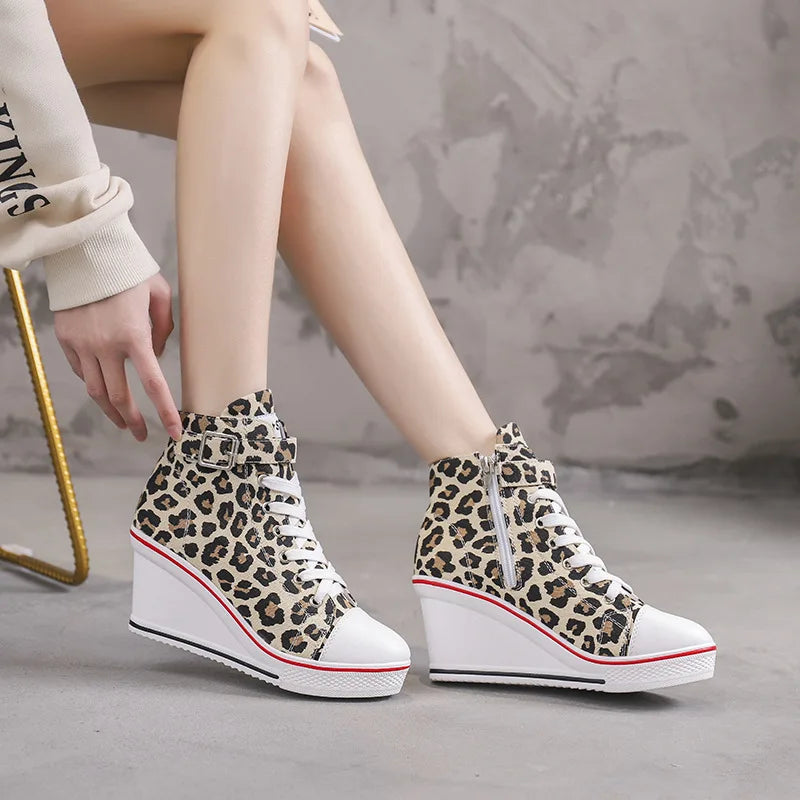 Spring and autumn new high -top high -top high -heeled canvas shoes loose bottom slopes thick leisure large size women's shoes