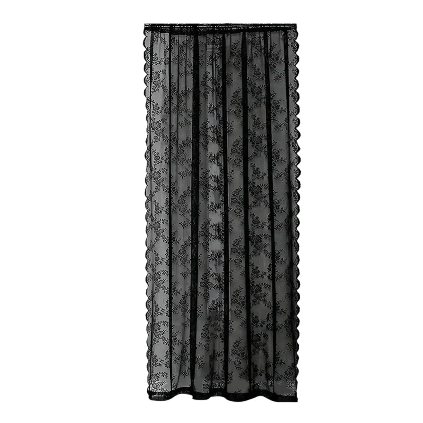 Schwarze florale Netzvorhänge, modisch für die Dekoration des Esszimmers im Landhausstil.