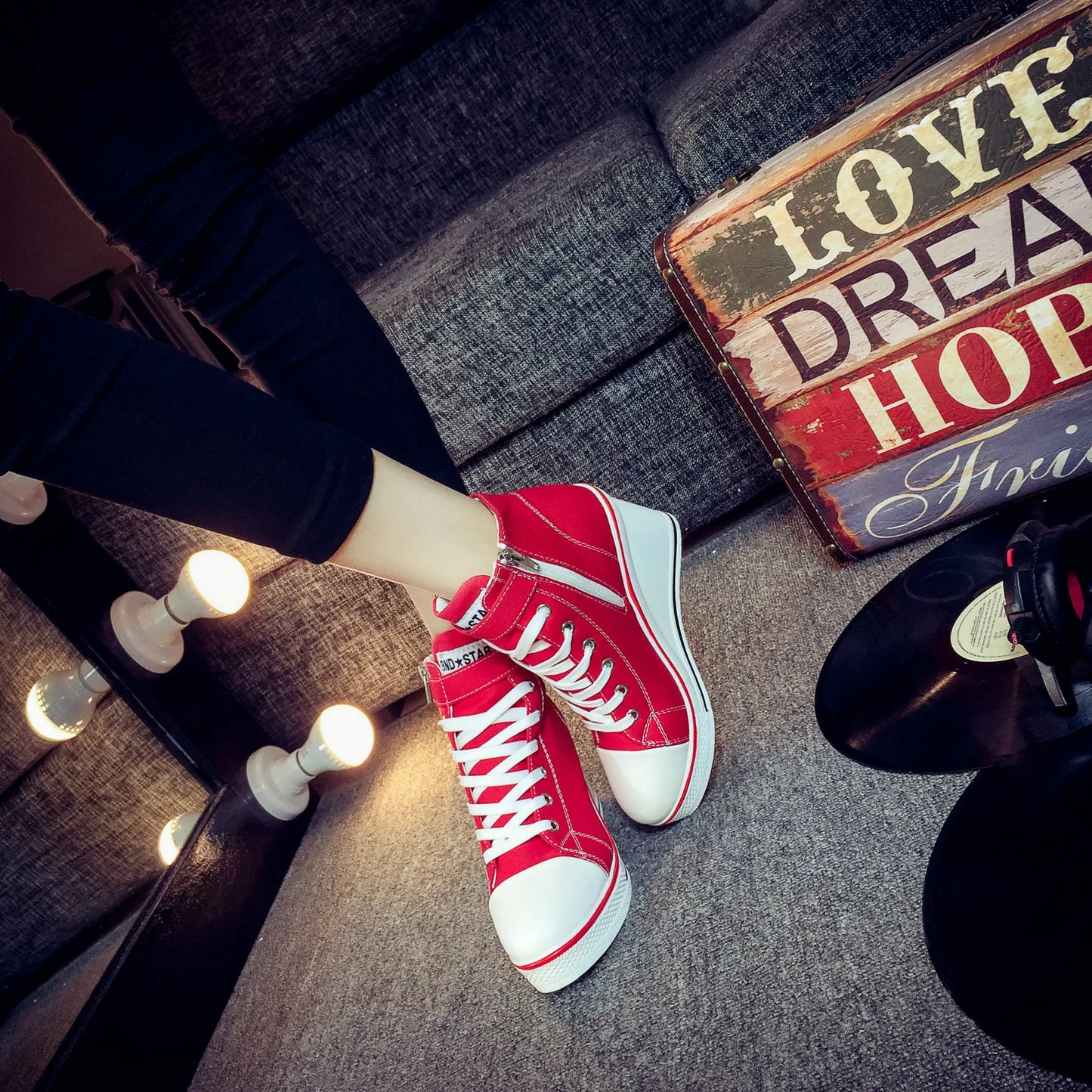 Spring and autumn new high -top high -top high -heeled canvas shoes loose bottom slopes thick leisure large size women's shoes