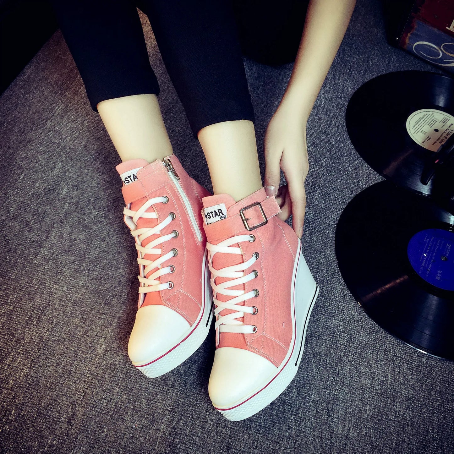 Spring and autumn new high -top high -top high -heeled canvas shoes loose bottom slopes thick leisure large size women's shoes