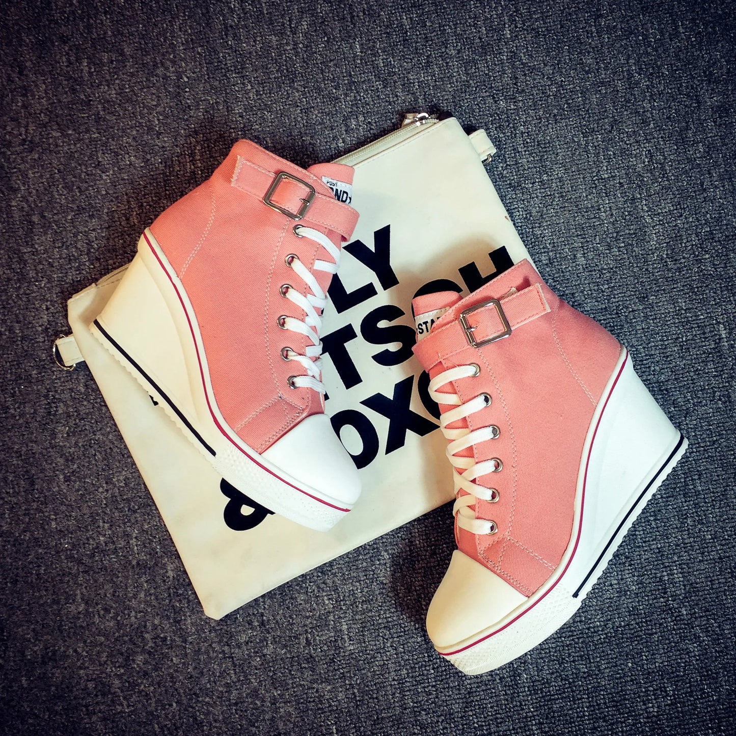 Spring and autumn new high -top high -top high -heeled canvas shoes loose bottom slopes thick leisure large size women's shoes
