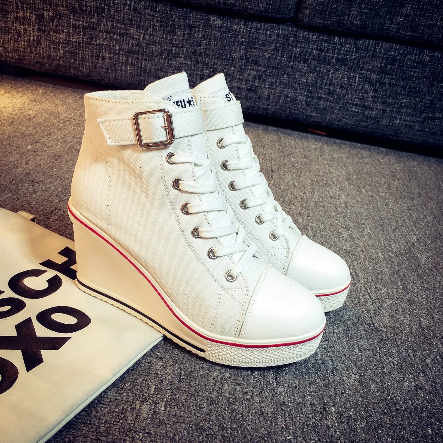 Spring and autumn new high -top high -top high -heeled canvas shoes loose bottom slopes thick leisure large size women's shoes