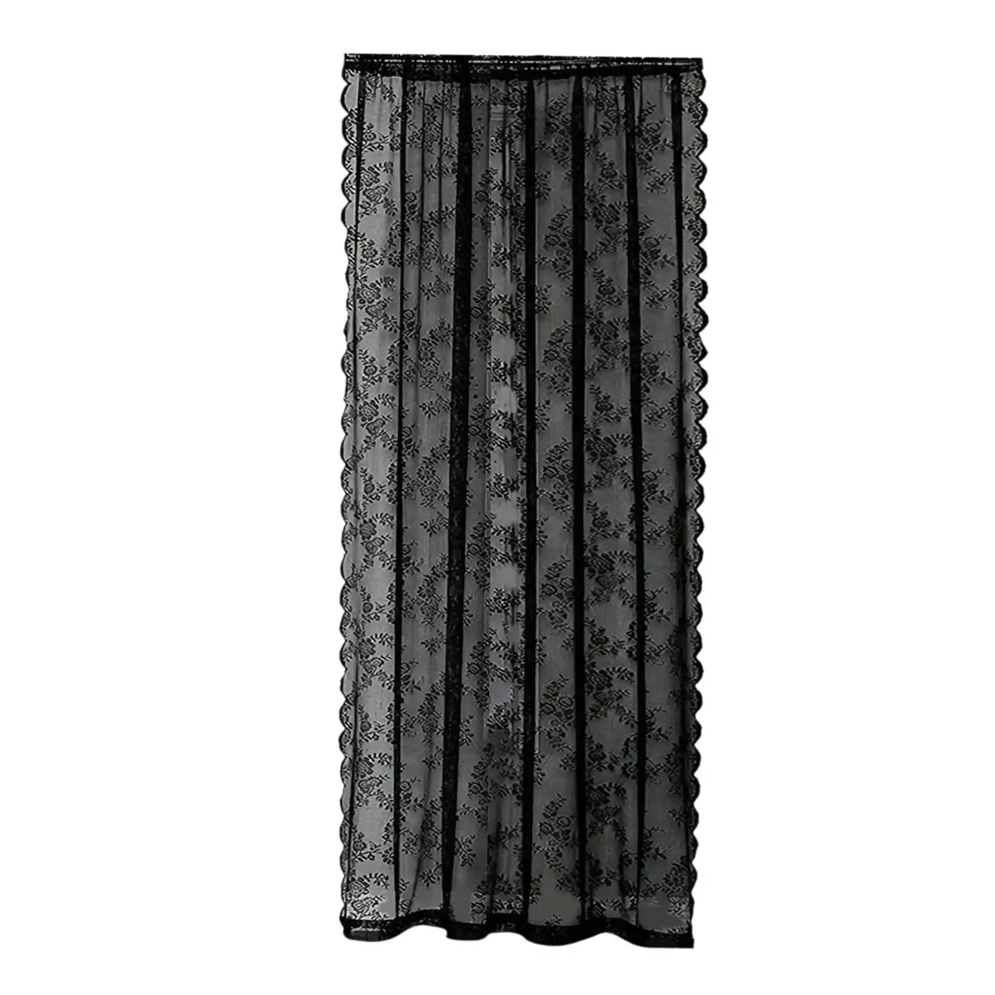 Schwarze florale Netzvorhänge, modisch für die Dekoration des Esszimmers im Landhausstil.