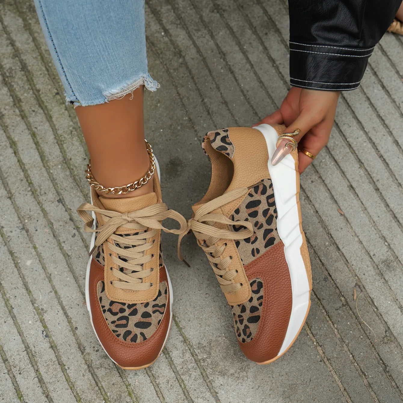 Women Casual Platform Shoes 2024 Round Toe Low-top Leopard Wedge Sneakers Women Comfortable Lace Up Outdoor Shoes for Women