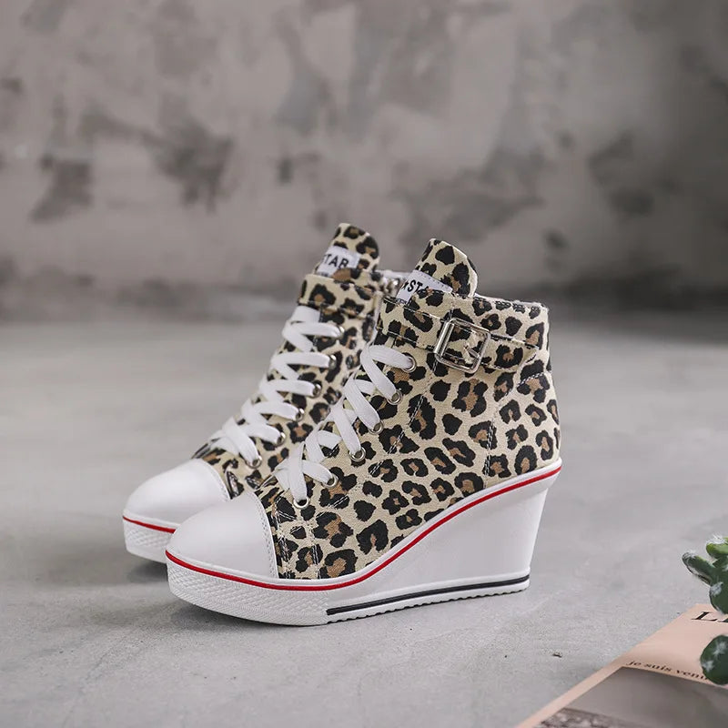 Spring and autumn new high -top high -top high -heeled canvas shoes loose bottom slopes thick leisure large size women's shoes