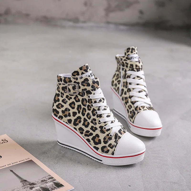 Spring and autumn new high -top high -top high -heeled canvas shoes loose bottom slopes thick leisure large size women's shoes