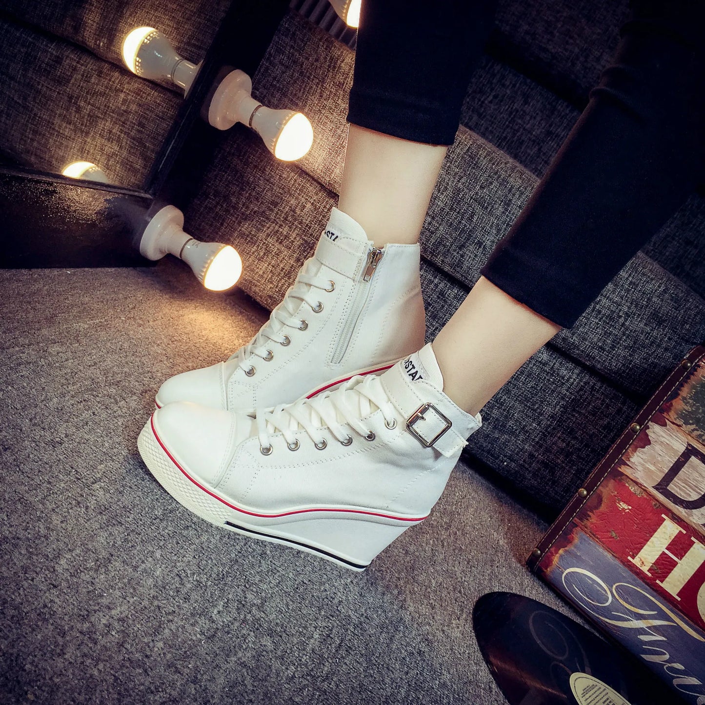 Spring and autumn new high -top high -top high -heeled canvas shoes loose bottom slopes thick leisure large size women's shoes