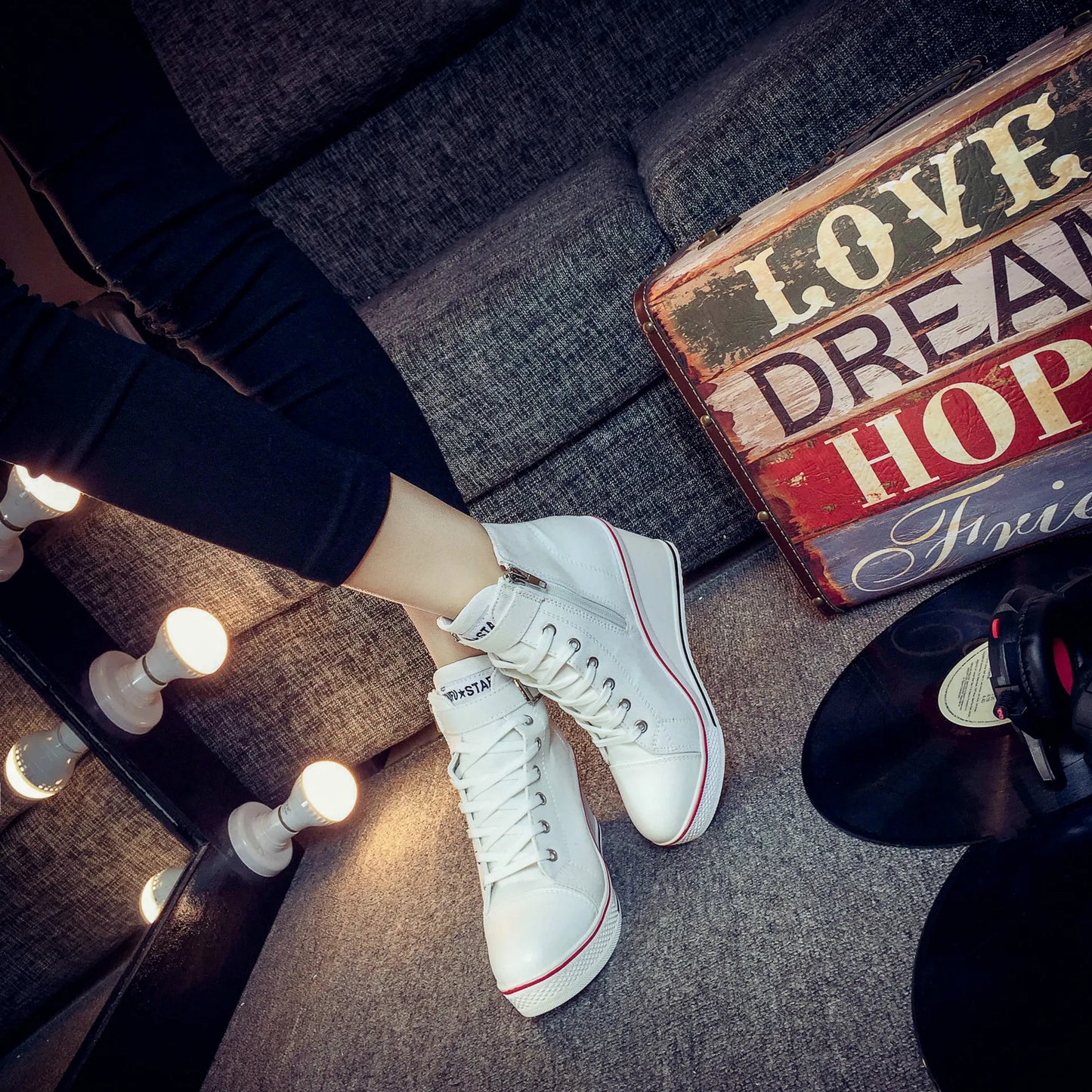 Spring and autumn new high -top high -top high -heeled canvas shoes loose bottom slopes thick leisure large size women's shoes